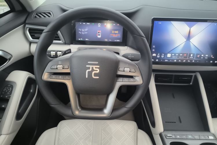 Used BYD Yuan UP 2025 Intelligent Driving Version 401 km Leading Edition
