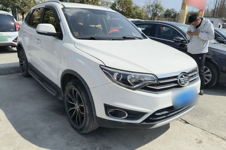 Used FAW Senya R7 2016 1.6L Manual Luxury Model
