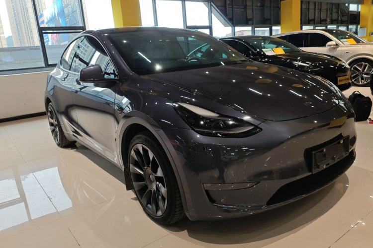 Used Tesla Model Y 2022 Long-Range All-Wheel-Drive Version
