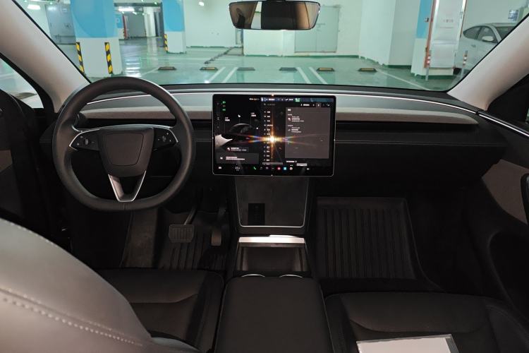 Used Tesla Model Y 2025 Rear-Wheel Drive First Edition