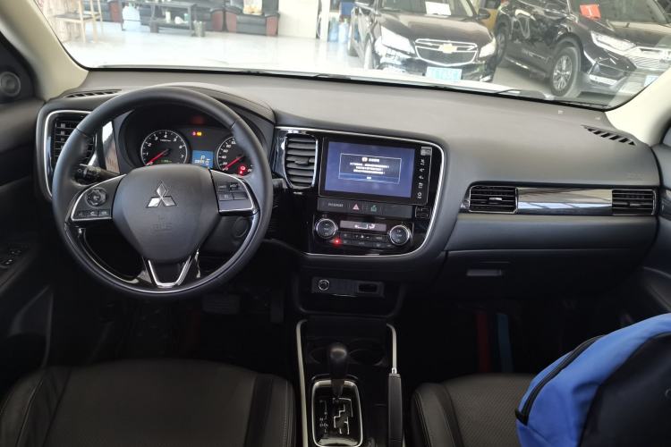 Used Mitsubishi Outlander 2018 2.0L Two-Wheel Drive Glory Edition 5 Seats