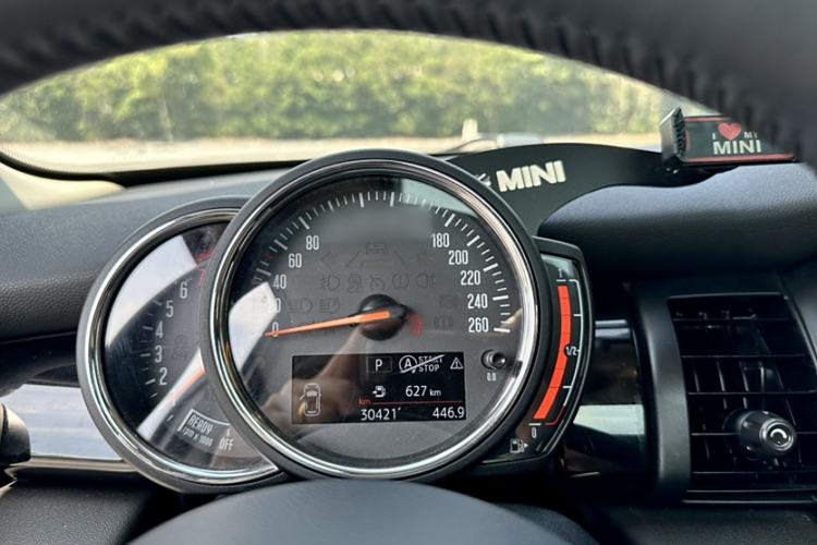 Used  MINI 2019 1.5T COOPER Classic Edition Five-Door Version
