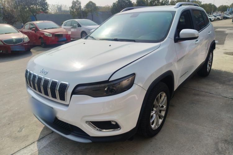 Used  Cherokee 2019 2.0T Two-Wheel Drive Smart Enjoyment Version China V
