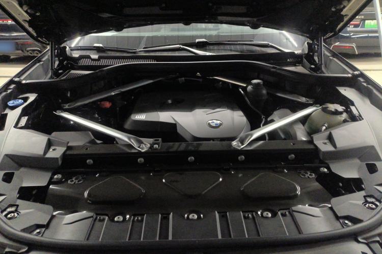 Used BMW X5 2023 xDrive 30Li Luxury M Sport Package
