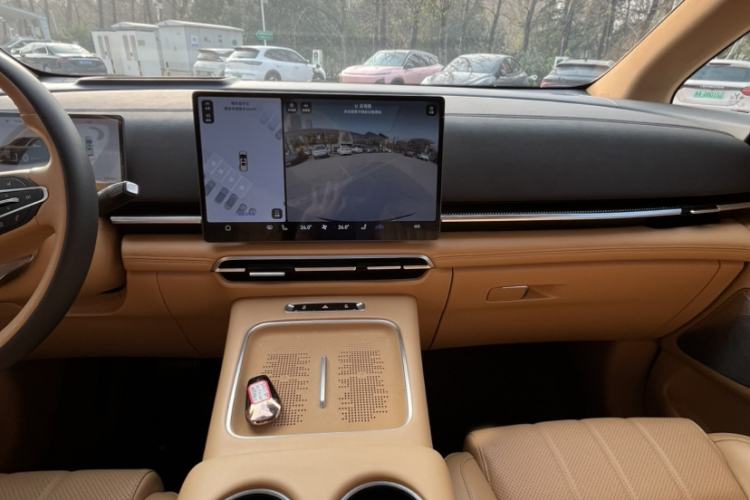 Used VOYAH Dream 2025 PHEV Four-Wheel-Drive Flagship Version – Qiankun Edition
