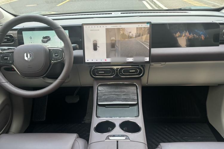 Used Leapmotor C11 2024 Range-Extended 300 Luxury Edition
