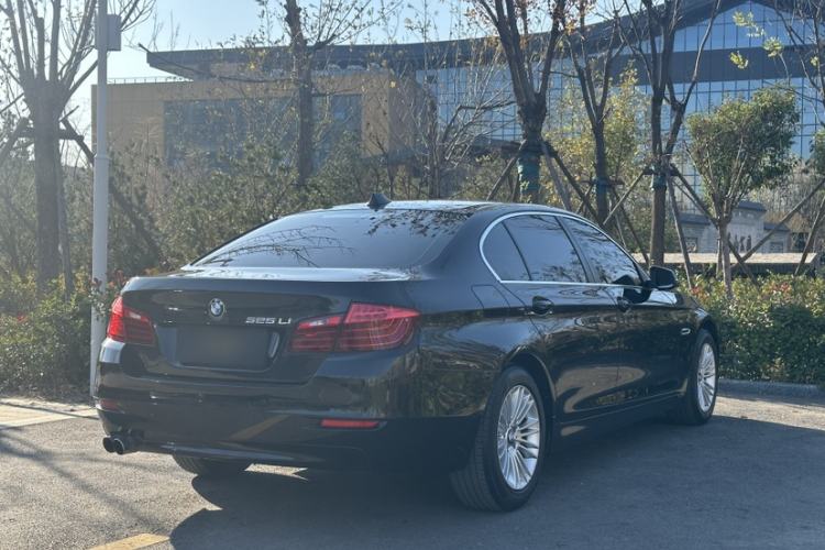 Used BMW 5 Series 2014 525Li Leading Model
