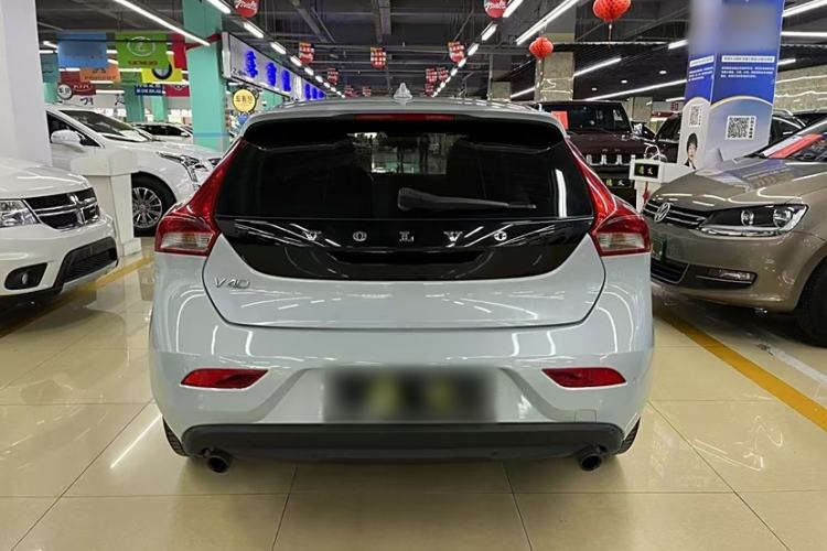 Used Volvo V40 2015 1.6T Zhiya Edition
