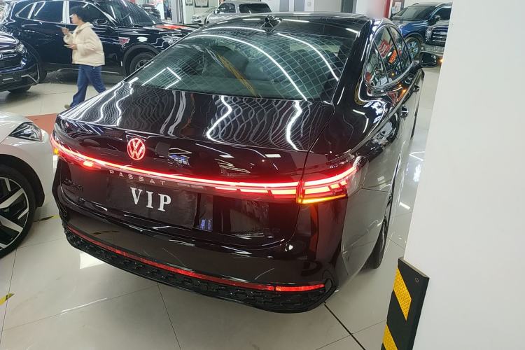 Used Volkswagen Passat 2025 Pro 380TSI Starry Dragon Luxury Edition

