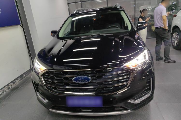 Used Ford Edge 2021 PLUS EcoBoost 245 Two-Wheel-Drive Titanium 7-Seater
