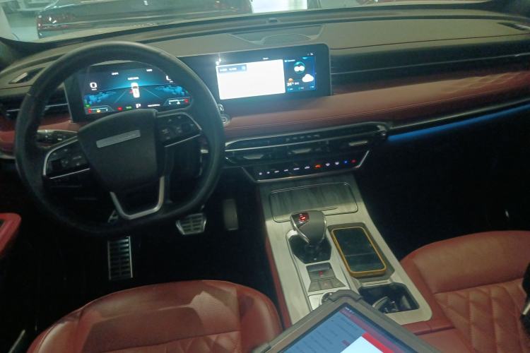 Used JETOUR X70 PLUS 2023 1.5T DCT Brave PLUS 7-Seater
