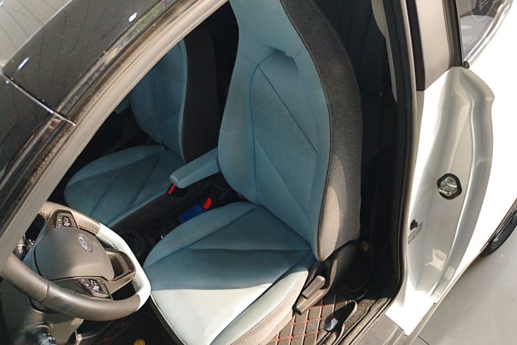 Used Chery Little Ant 2022 Sweet Pink Edition Half-Sugar Version Lithium Iron Phosphate 29.2 kWh 30 kW 301 km
