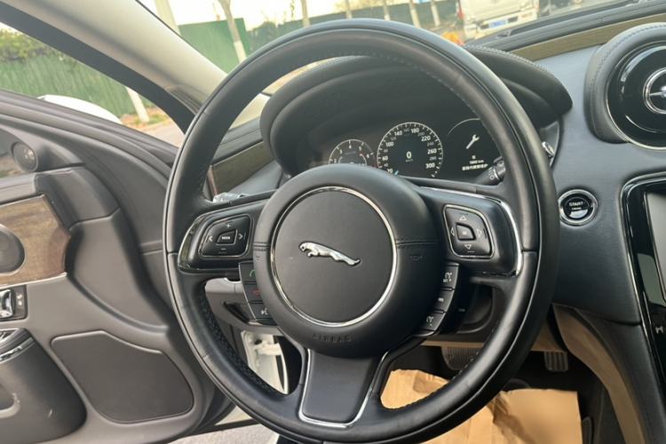 Used Jaguar XJ 2016 XJL 3.0 SC Four-Wheel Drive Panoramic Business Edition
