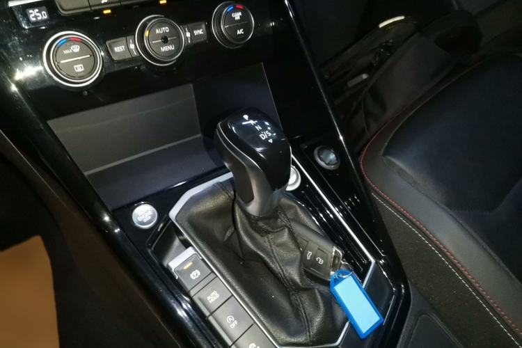 Used Volkswagen Tayron 2019 330TSI Two-Wheel-Drive Luxury Version China V Emission Standard
