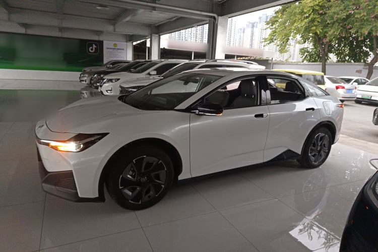 Used Toyota bZ3 2024 517 km Elite PRO