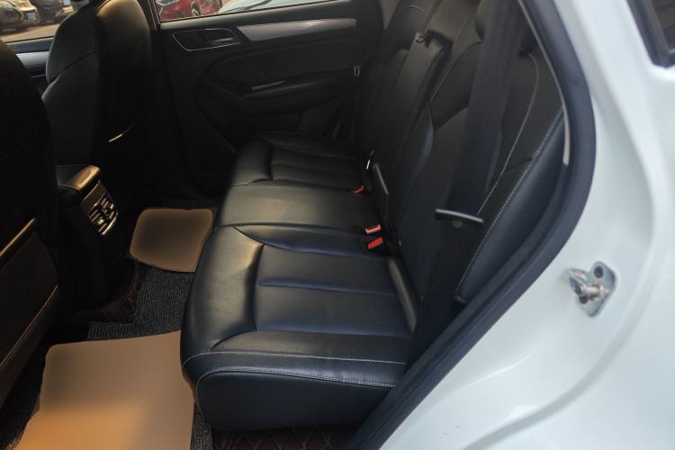 Used Roewe RX5 2016 20T Two-Wheel Drive Automatic Internet Smart Edition
