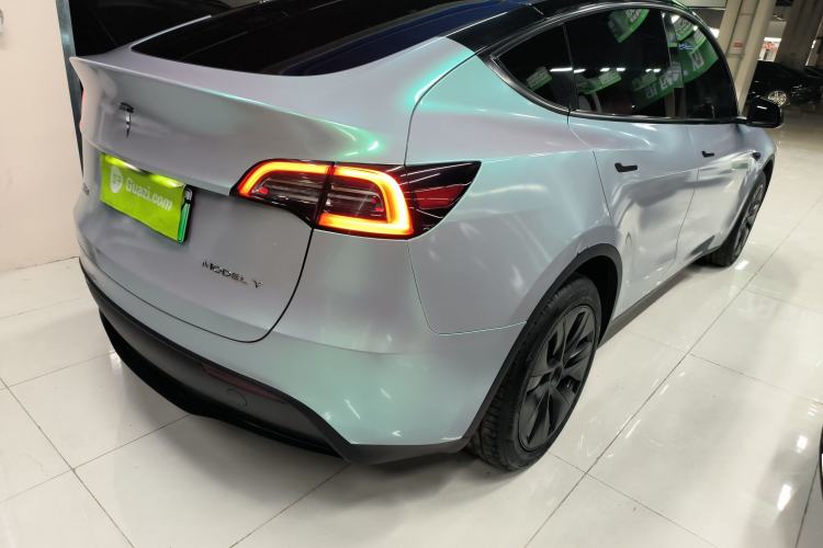 Used Tesla Model Y 2023 Long-Range All-Wheel-Drive Version
