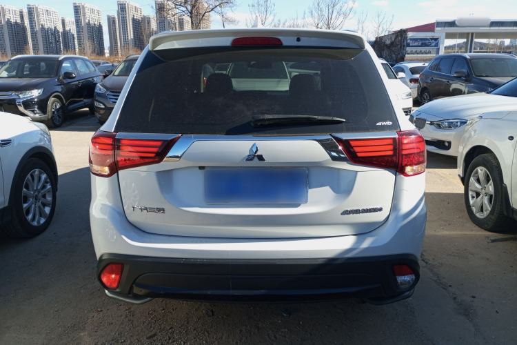 Used Mitsubishi Outlander 2018 2.0L Two-Wheel Drive Glory Edition 5 Seats