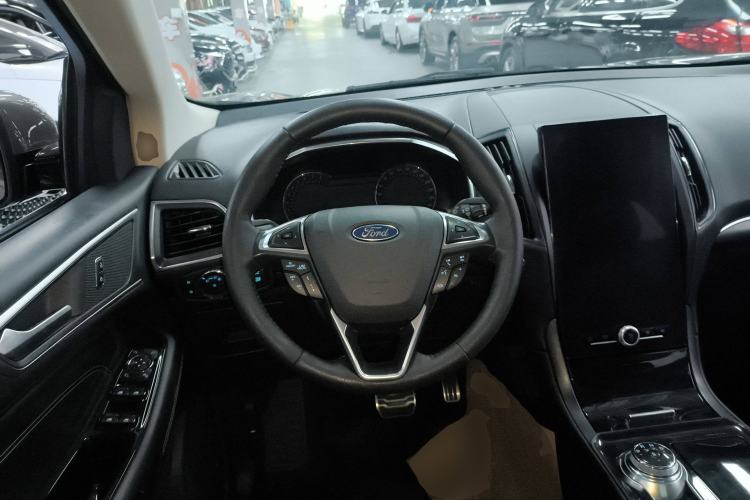 Used Ford Edge 2020 EcoBoost 245 Two-Wheel Drive Titanium 7-Seater
