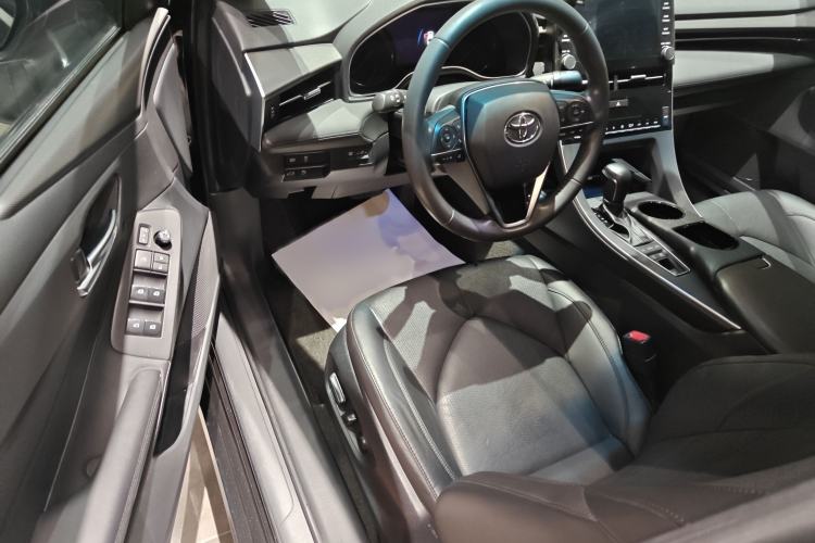 Used Toyota Avalon 2019 Dual-Engine 2.5L Luxury Edition China VI Standard
