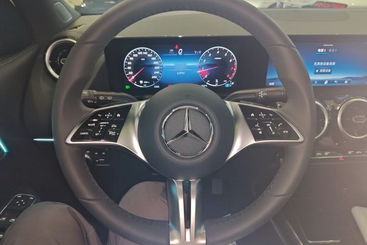 Used Mercedes-Benz GLA 2024 GLA 200
