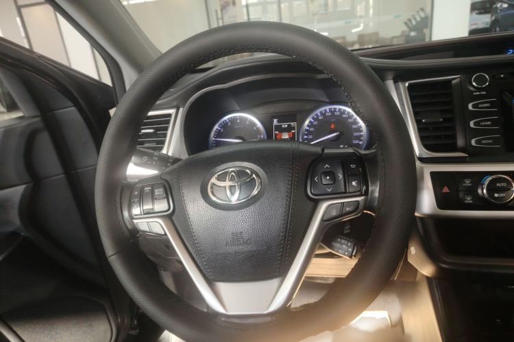 Used Toyota Highlander 2018 2.0T Four-Wheel Drive Luxury Edition 7 Seats China V Emission Standard
