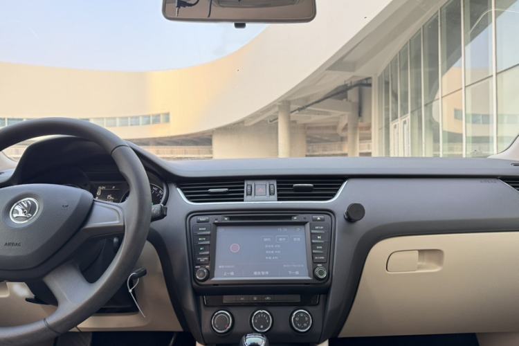 Used Skoda Octavia 2015 1.6L Automatic Yijie Edition
