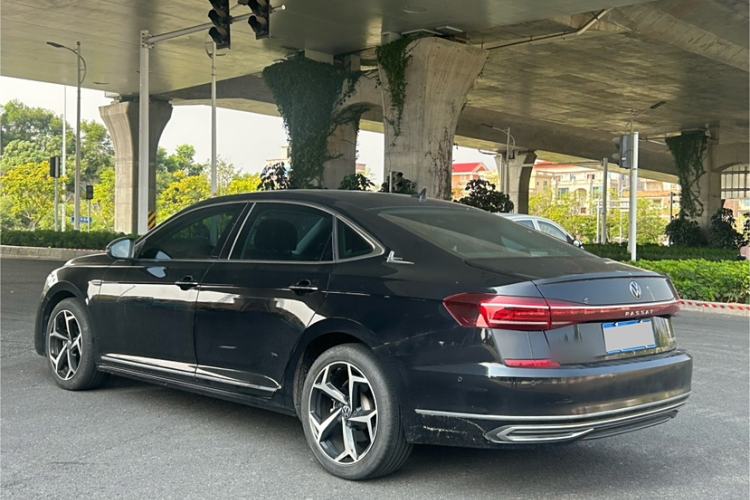 Used Volkswagen Passat 2023 330TSI Starry Luxury Edition
