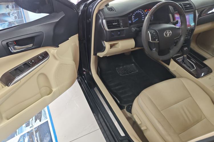 Used Toyota Camry 2016 2.0G 10th Anniversary Leading Edition
