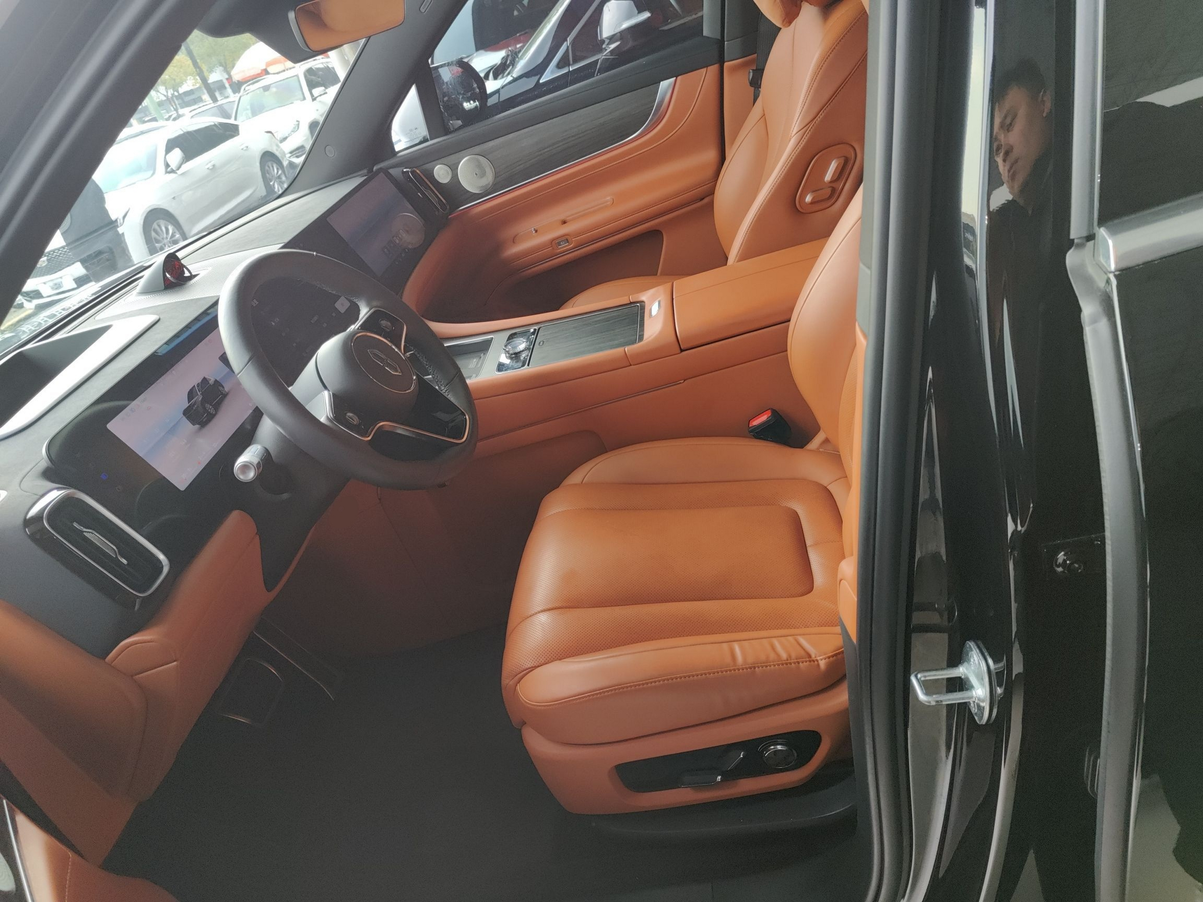 Переднее сиденье в автомобиле