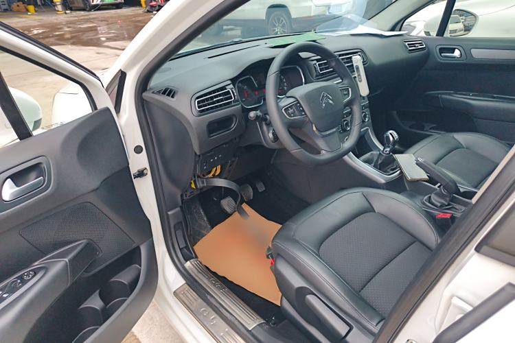 Used Citroen C4 Sega 2016 1.6L Manual Luxury Model
