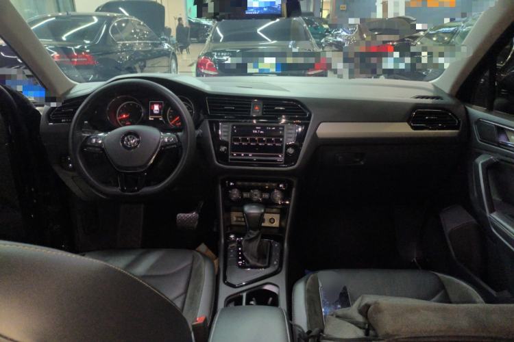 Used Volkswagen Tiguan L 2018 330TSI Automatic Two-Wheel Drive Luxury Edition
