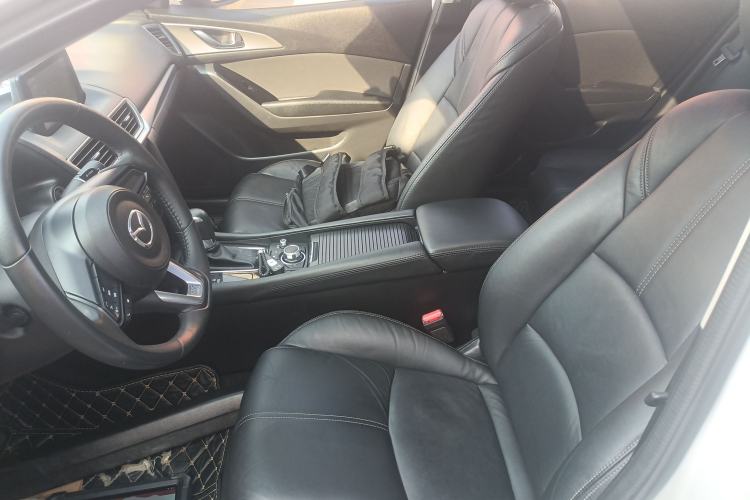 Used Mazda Mazda 3 Axela 2019 Cloud-Controlled Version Hatchback 2.0L Automatic Luxury Model China VI Standard
