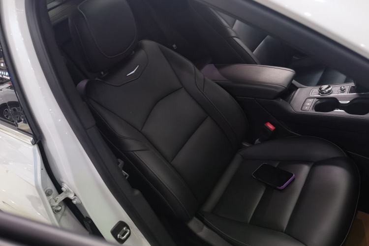 Used Cadillac XT4 2020 28T Two-Wheel-Drive Leading Version
