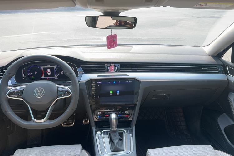 Used Volkswagen Magotan 2023 2 Million Units Commemorative Edition 330TSI DSG Luxury Version
