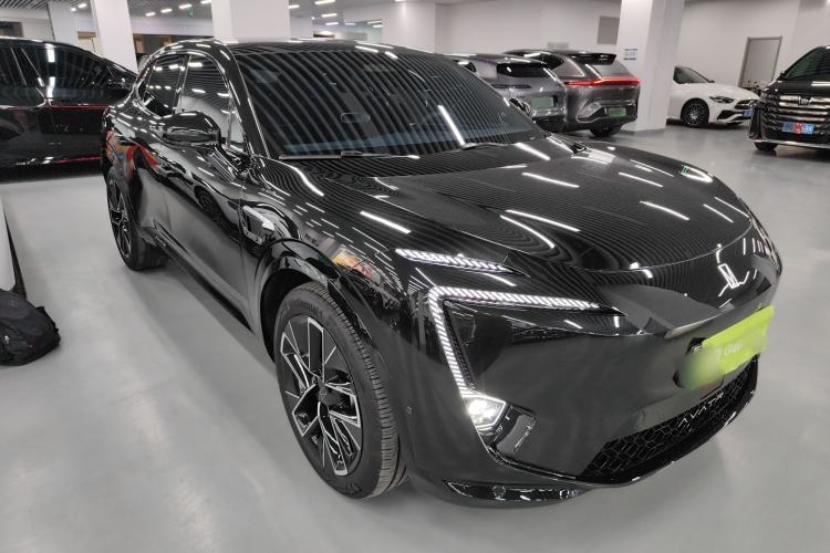 Used  11 2025 Ultra Extended-Range Edition
