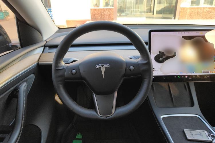 Used Tesla Model Y 2021 Long-Range All-Wheel-Drive Version