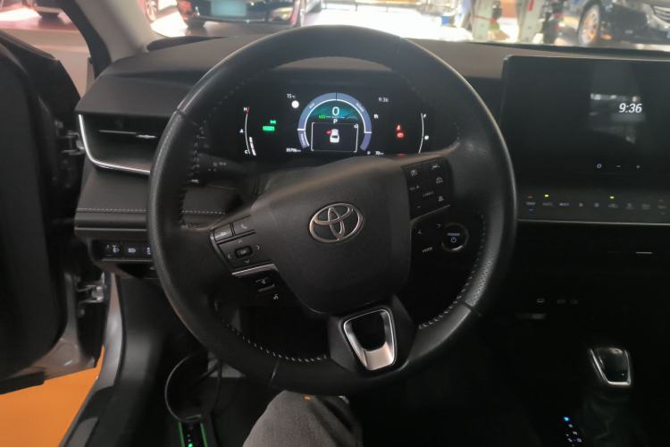Used Toyota Camry 2024 Dual-Motor 2.0 HGVP Luxury Edition
