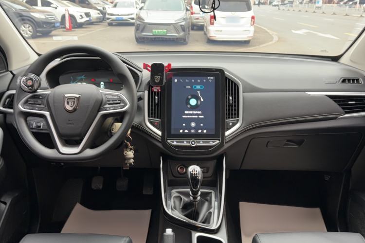 Used Baojun 530 2021 Global Car Anniversary Edition 1.5T Manual Luxury Model 6 Seats
