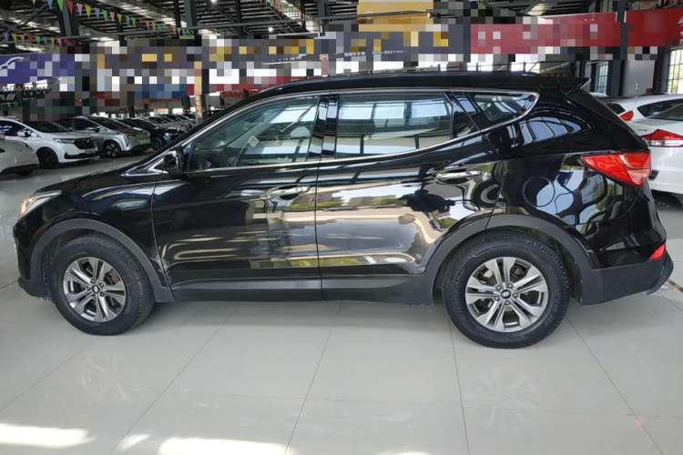 Used Hyundai Santa Fe 2013 2.4L Automatic Two-Wheel Drive Smart Version