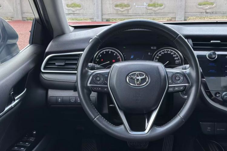 Used Toyota Camry 2019 Revised Version 2.0G Luxury Edition
