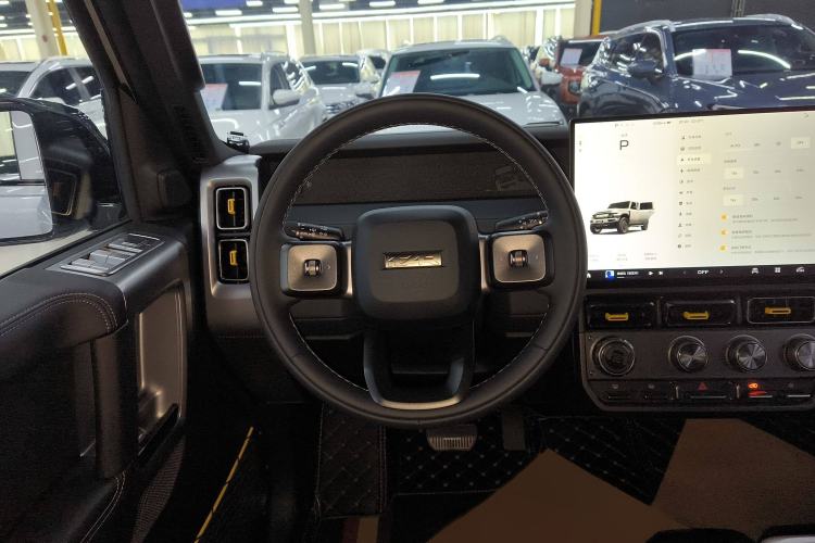 Used  V23 2025 401 Two-Wheel Drive Advanced Edition
