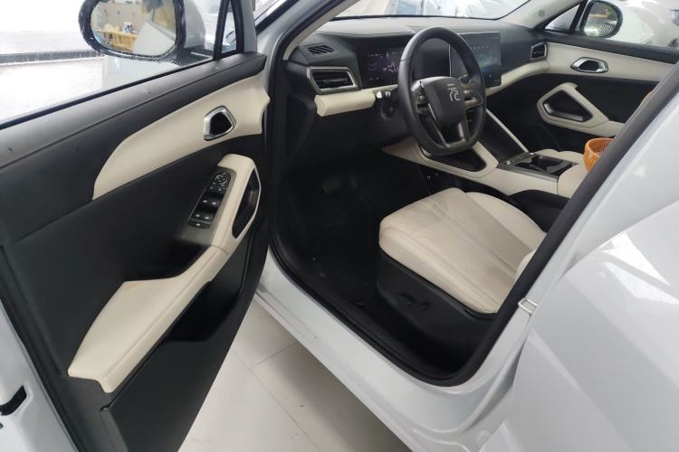 Used BYD Yuan UP 2025 Intelligent Driving Version 401 km Leading Edition