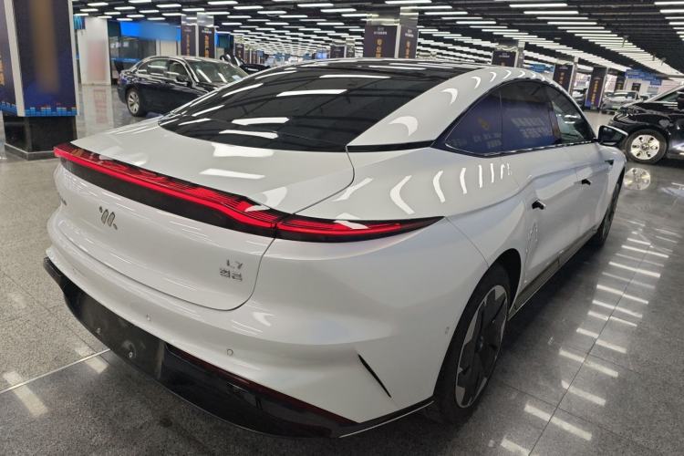 Used  L7 2022 Dynamic Model
