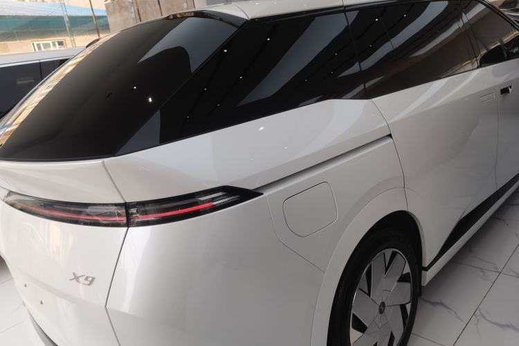 Used XPeng X9 2024 702 Ultra-Long Range Max
