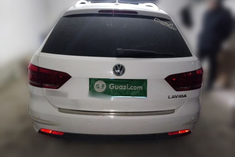 Used Volkswagen Gran Lavida 2013 1.6L Automatic Fashion Model