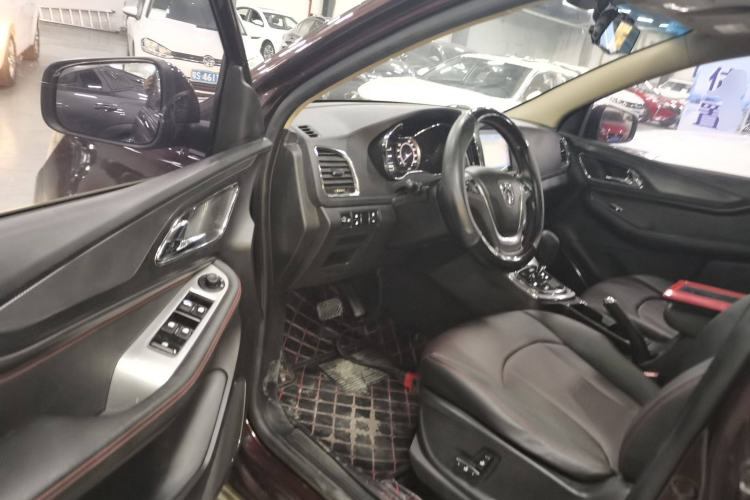 Used Baojun 560 2016 1.8L iAMT Luxury Model
