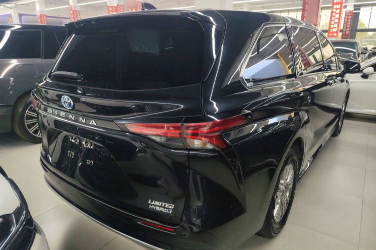 Used Toyota Sienna 2021 2.5L Hybrid Premium Edition
