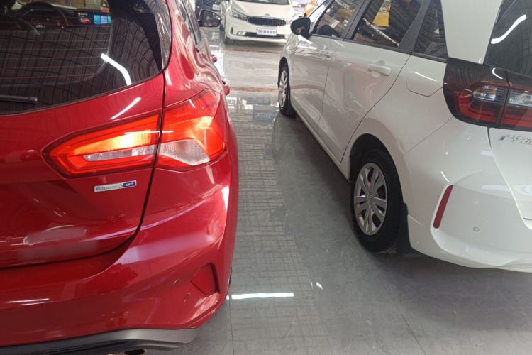 Used Ford Focus 2021 Hatchback EcoBoost 180 Automatic Titanium Edition
