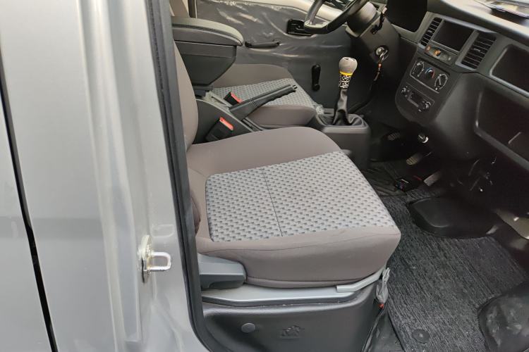 Used Wuling Zhiguang 2023 1.5L Practical Version 5/7 Seats
